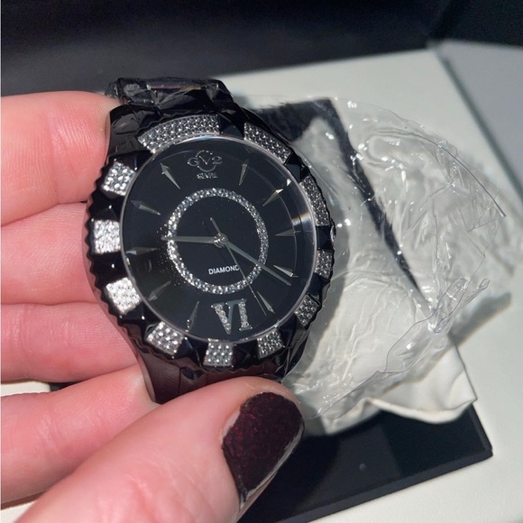 NEW $3,000 retail NIB Black Diamond Watch LOOK
Women’s GV2 Venice - Picture 10 of 11